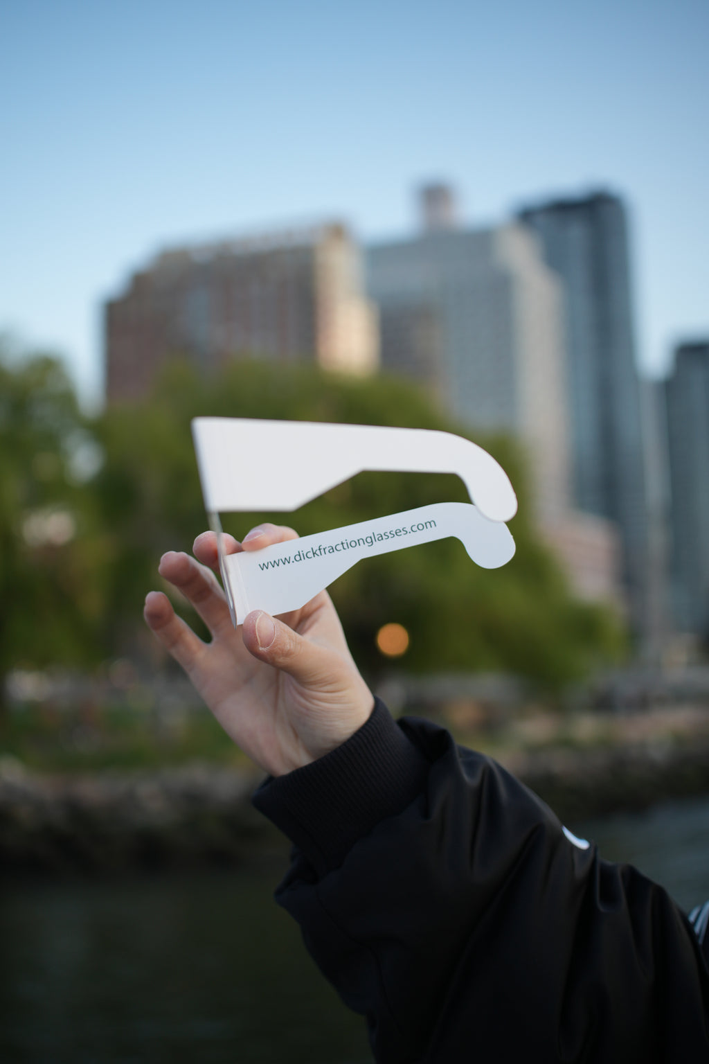 DICKFRACTION Paper Frame Glasses (White)