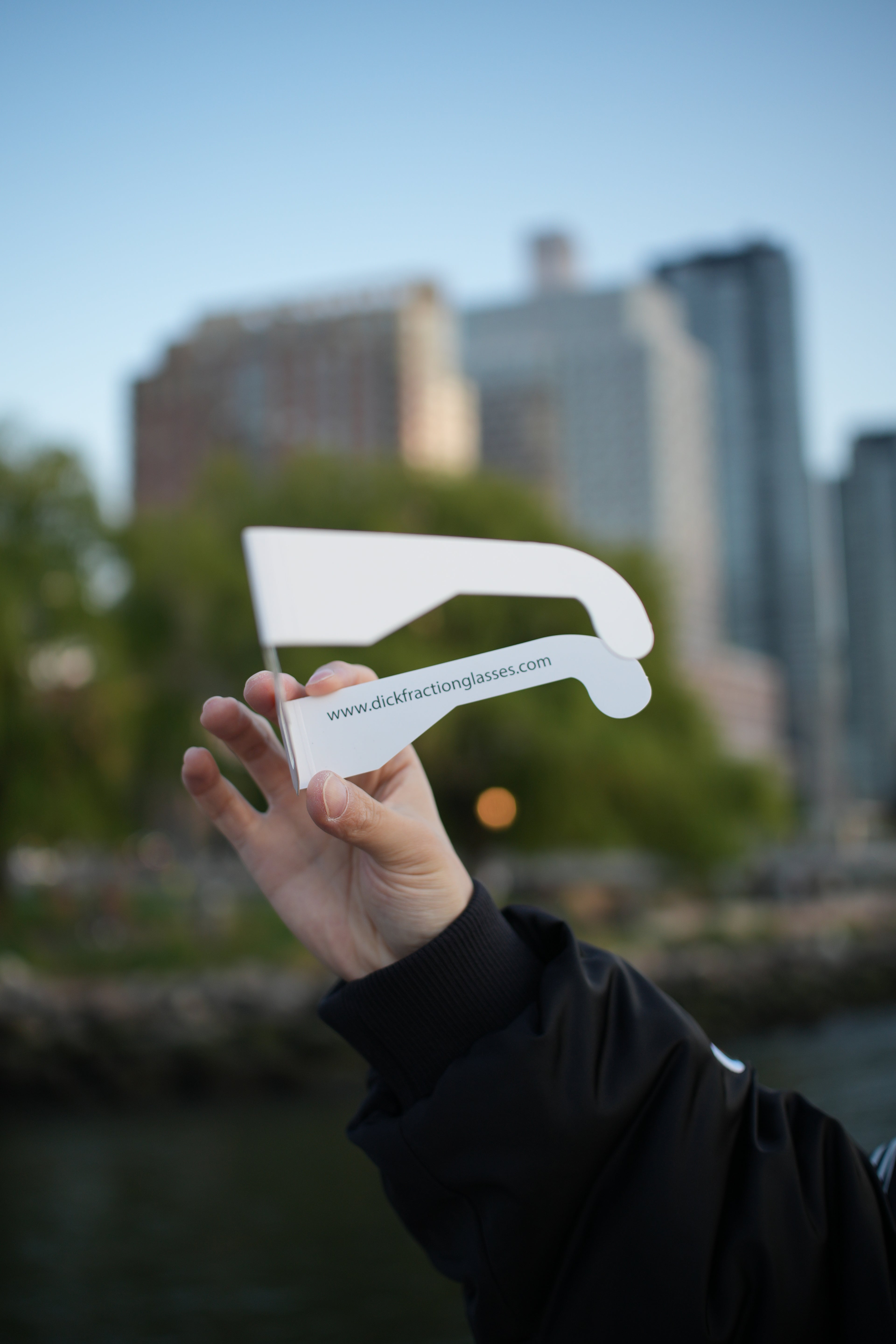 DICKFRACTION Paper Frame Glasses (White)